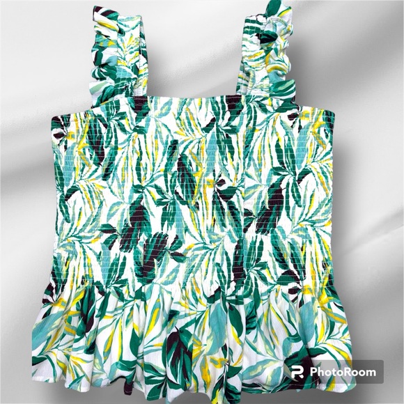 *NWOT* Torrid Peplum Washable Crinkle Gauze
Smocked Tank Top - Picture 4 of 6